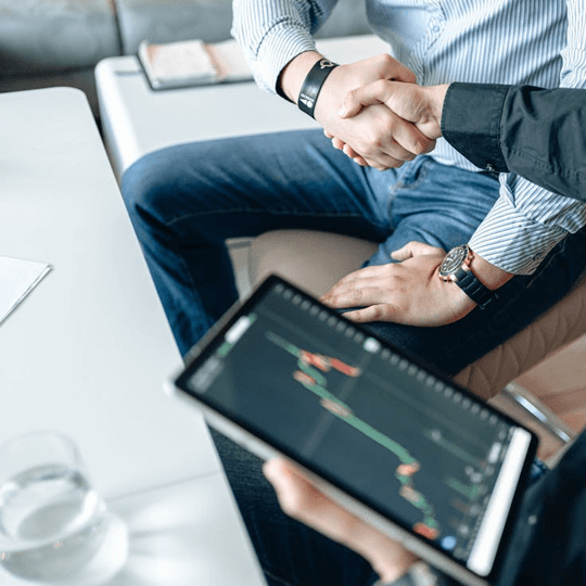 PryLuxo Zespół ekspertów ds. inwestycji kryptowalutowych